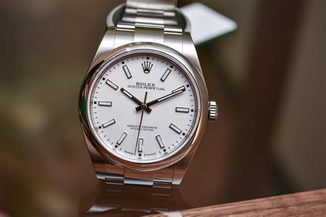 Rolex Oyster Perpetual 39 Ref. 114300 